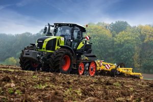 CLAAS breidt CEMOS voor trekkers omgeving uit